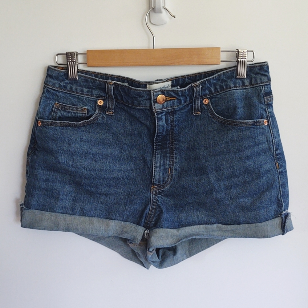 Universal Thread Vintage Midi Jean Shorts Denim Size 8